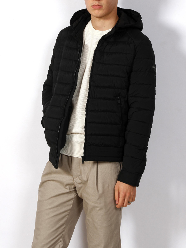 https://www.wimod.com/156659-product_page/veste-stretch-hoodie-jacket-noir-homme-guess.jpg