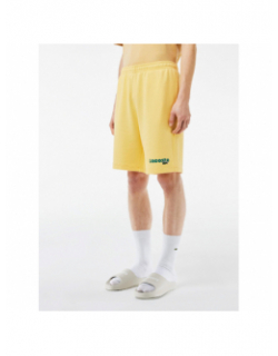 Short uni logo brodé jaune homme - Lacoste