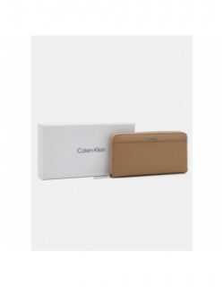 Portefeuille large zippé must beige femme - Calvin Klein