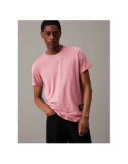 T-shirt en coton avec insigne rose homme - Calvin Klein Jeans